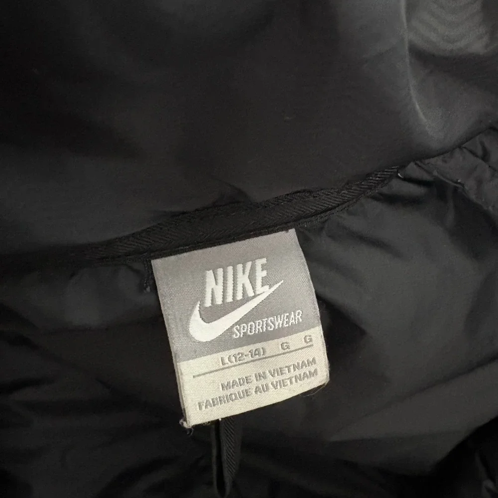 Nike‎ Puffer Jacket Girls Large 12-14 Black Good Chevron Quilted Down Coat